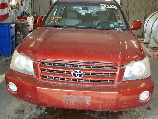 JTEHF21A730113139 - 2003 TOYOTA HIGHLANDER RED photo 9