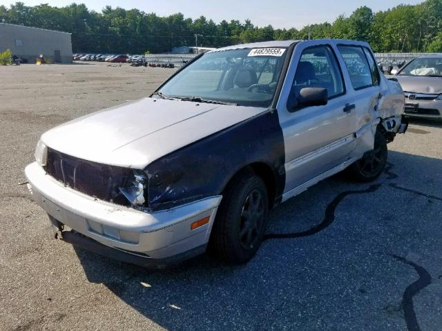 3VWRB81H1WM279921 - 1998 VOLKSWAGEN JETTA GL SILVER photo 2