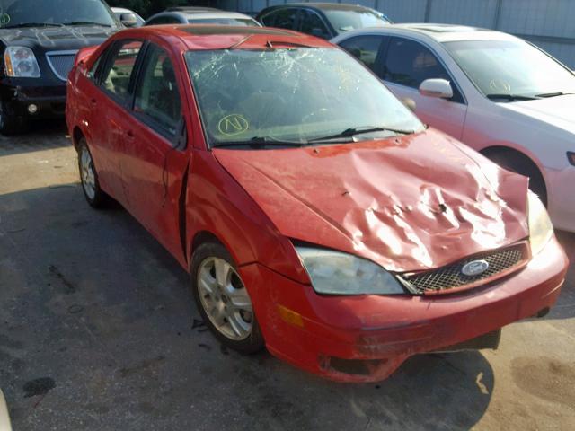 1FAHP38Z86W161825 - 2006 FORD FOCUS ZX4 RED photo 1