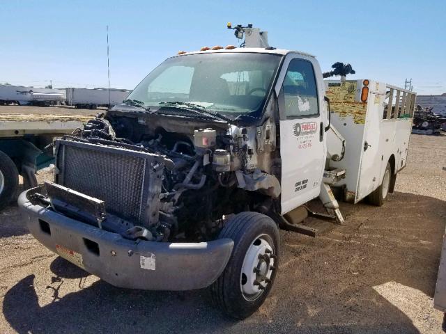 1GBE5C1275F533349 - 2005 CHEVROLET C5500 C5C0 WHITE photo 2