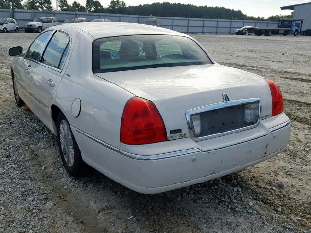 1LNHM83W14Y601927 - 2004 LINCOLN TOWN CAR U WHITE photo 3