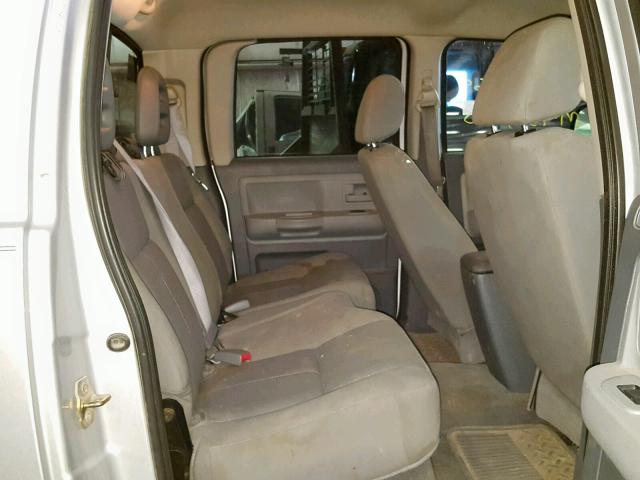 1D7HW48N96S537316 - 2006 DODGE DAKOTA QUA SILVER photo 6