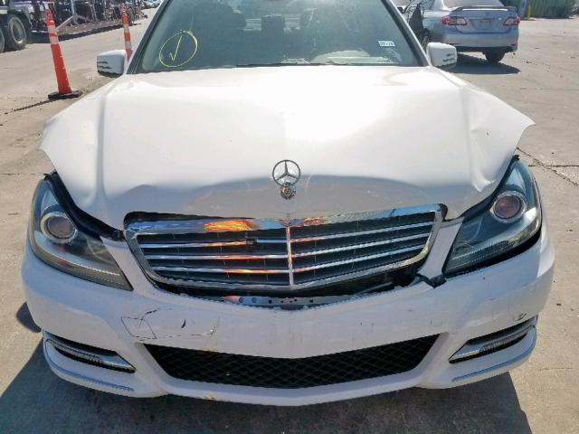 WDDGF4HB7EA920385 - 2014 MERCEDES-BENZ C 250 WHITE photo 7