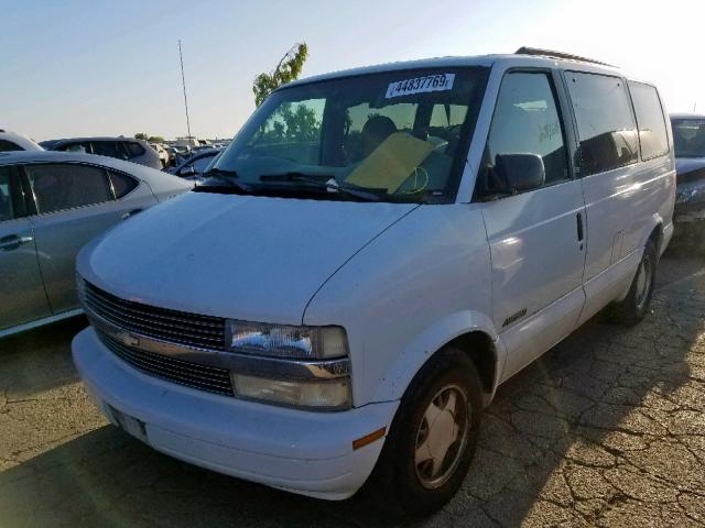 1GNDM19W8WB106364 - 1998 CHEVROLET ASTRO WHITE photo 2