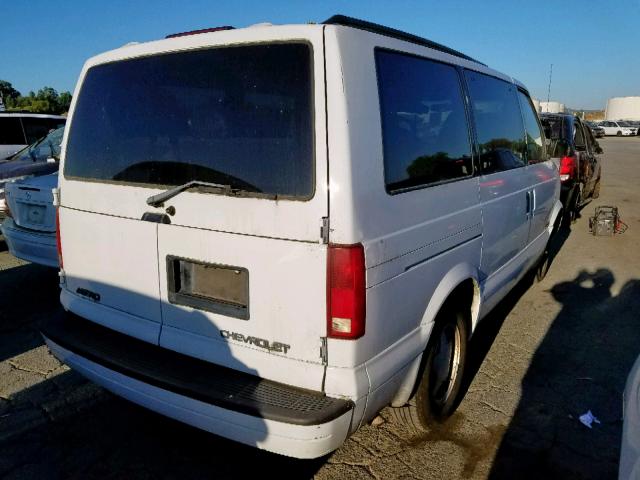 1GNDM19W8WB106364 - 1998 CHEVROLET ASTRO WHITE photo 4