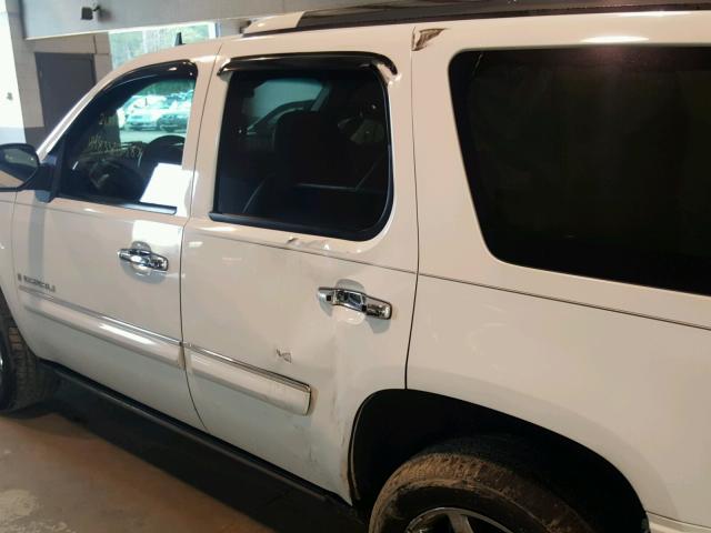 1GKFK63877J322426 - 2007 GMC YUKON DENA WHITE photo 9