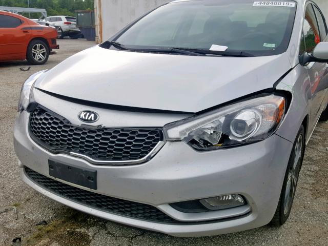 KNAFZ4A87G5552214 - 2016 KIA FORTE EX SILVER photo 9