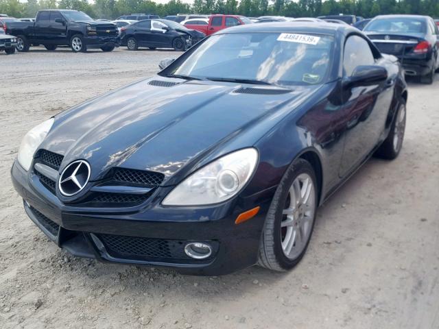 WDBWK54F09F210882 - 2009 MERCEDES-BENZ SLK 300 BLACK photo 2