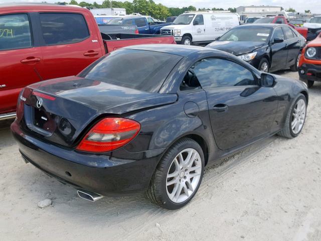 WDBWK54F09F210882 - 2009 MERCEDES-BENZ SLK 300 BLACK photo 4