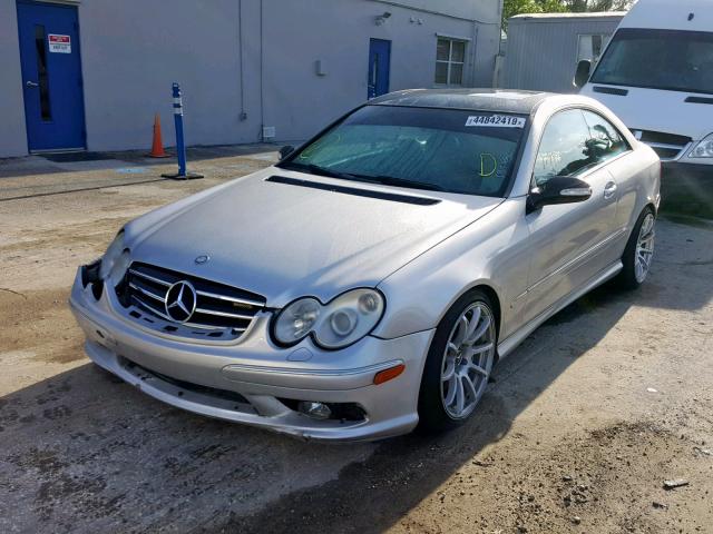 WDBTJ76H15F130677 - 2005 MERCEDES-BENZ CLK 55 AMG SILVER photo 2