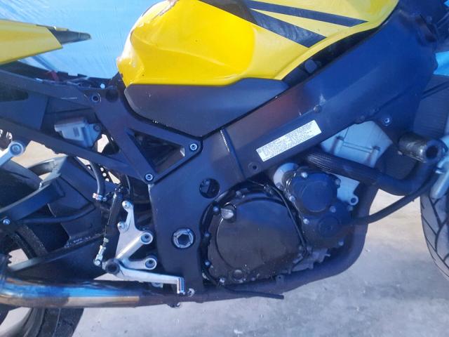 JS1GN7CA342108064 - 2004 SUZUKI GSX-R600 K YELLOW photo 7