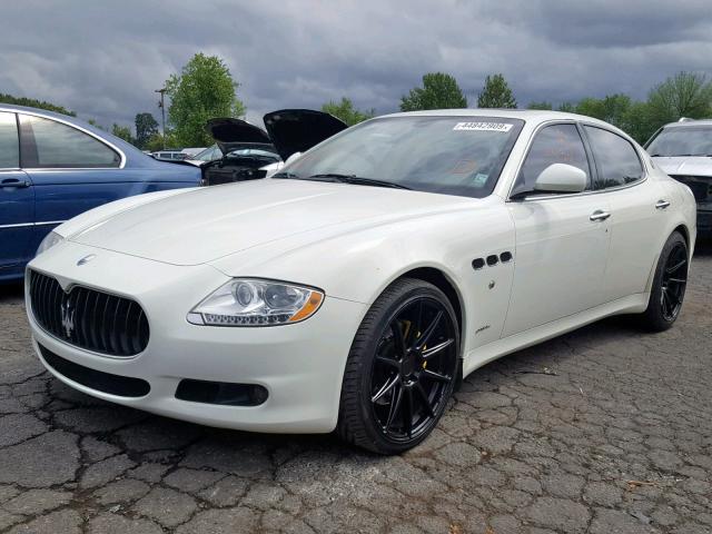 ZAMFK39AX90043156 - 2009 MASERATI QUATTROPOR WHITE photo 2