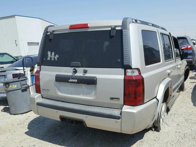 1J8HG48PX7C538830 - 2007 JEEP COMMANDER SILVER photo 4