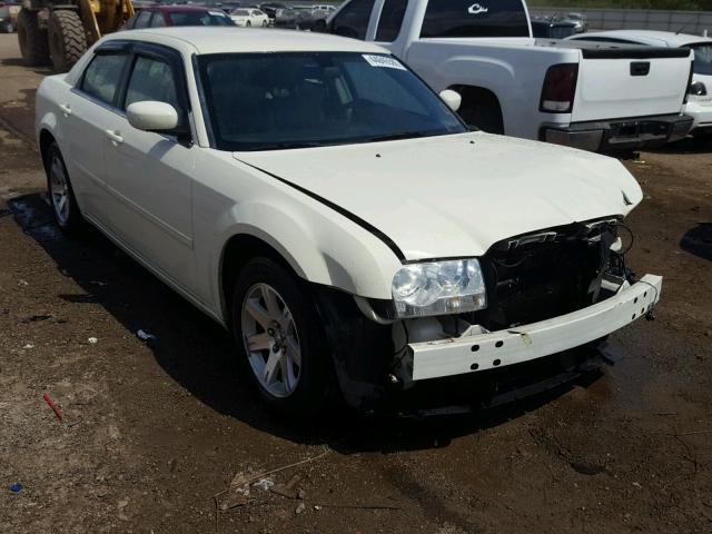 2C3KA53G57H869554 - 2007 CHRYSLER 300 TOURIN WHITE photo 1