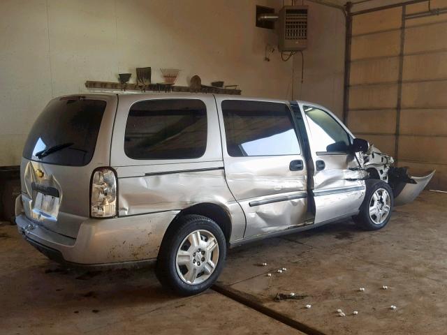 1GBDV13W58D207985 - 2008 CHEVROLET UPLANDER I 银色 照片 4