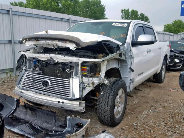 5TFHW5F12CX250690 - 2012 TOYOTA TUNDRA CRE WHITE photo 2