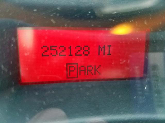 2G2WS522351133500 - 2005 PONTIAC GRAND PRIX MAROON photo 8