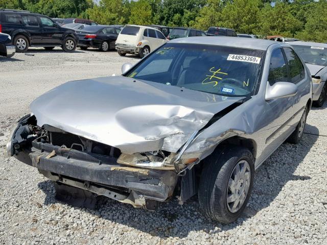 1N4DL01D7YC241953 - 2000 NISSAN ALTIMA XE SILVER photo 2