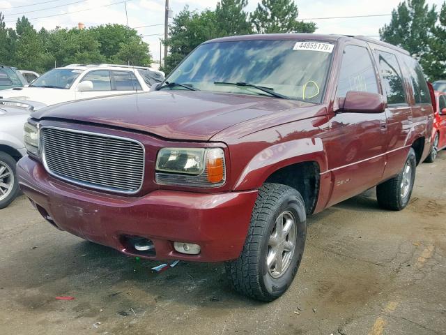 1GKEK63R5YR169827 - 2000 GMC DENALI MAROON photo 2