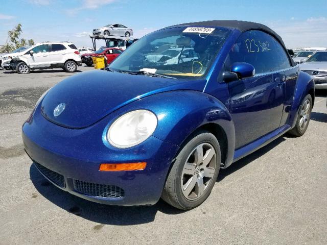 3VWRF31YX6M325091 - 2006 VOLKSWAGEN NEW BEETLE Blau Foto 2