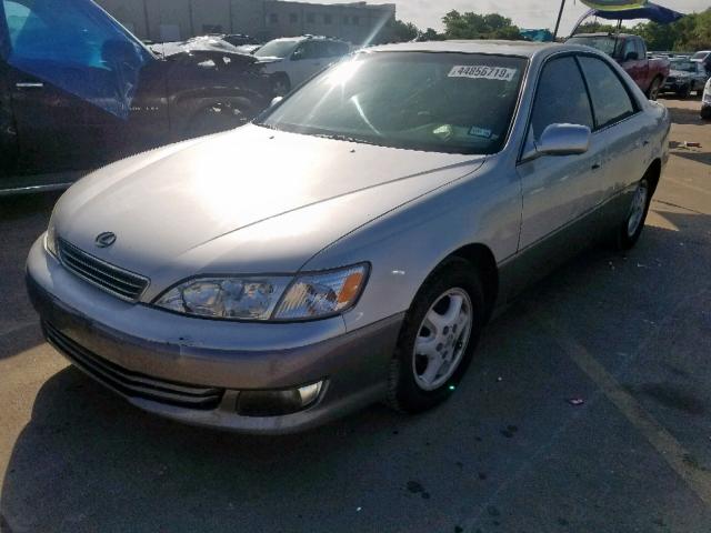 JT8BF28G9Y0268317 - 2000 LEXUS ES 300 SILVER photo 2