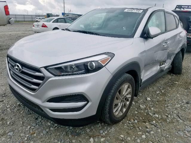 KM8J23A41HU458969 - 2017 HYUNDAI TUCSON SE SILVER photo 2