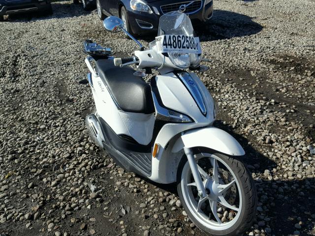 ZAPC546B5J7000159 - 2018 VESPA SCOOTER WHITE photo 1