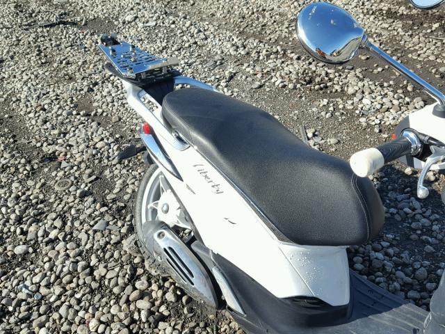 ZAPC546B5J7000159 - 2018 VESPA SCOOTER WHITE photo 6