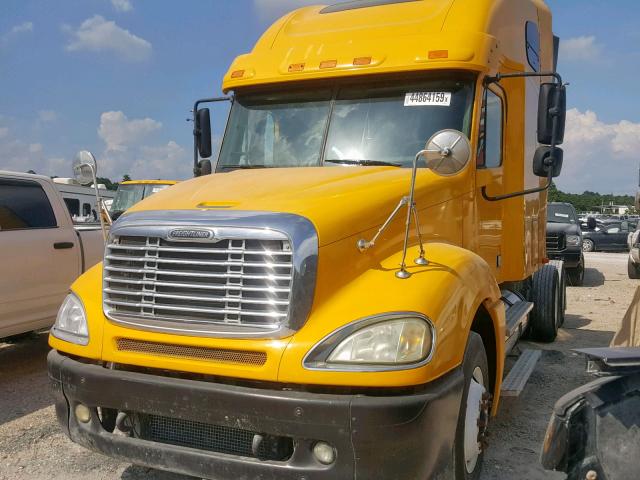 1FUJA6CK66LV52622 - 2006 FREIGHTLINER CONVENTION YELLOW photo 2