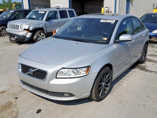 YV1390MS5A2510584 - 2010 VOLVO S40 2.4I SILVER photo 2