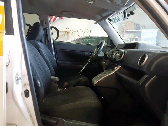 JTLZE4FE1A1112065 - 2010 TOYOTA SCION XB 白色 照片 5