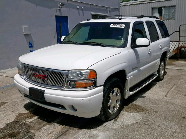 1GKEK63UX5J151046 - 2005 GMC YUKON DENA WHITE photo 2