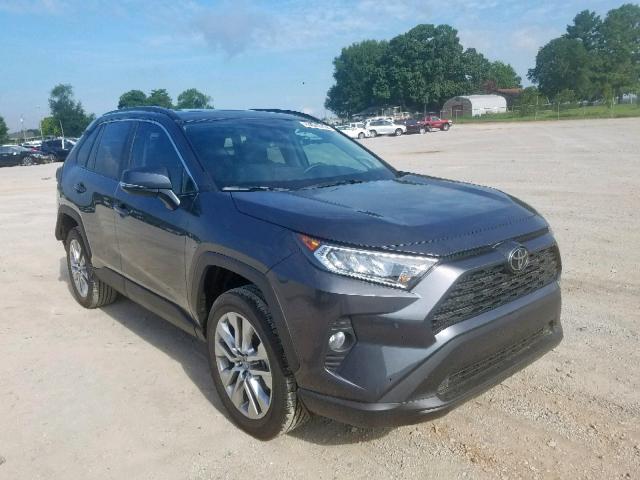 2T3C1RFV7KC008372 - 2019 TOYOTA RAV4 XLE P GRAY photo 1