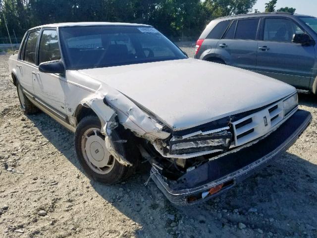 1G3HY54CXLH303063 - 1990 OLDSMOBILE DELTA 88 R WHITE photo 1