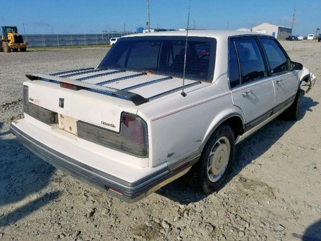 1G3HY54CXLH303063 - 1990 OLDSMOBILE DELTA 88 R WHITE photo 4