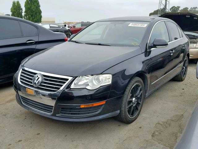 WVWAK73C48P131402 - 2008 VOLKSWAGEN PASSAT KOM BLACK photo 2