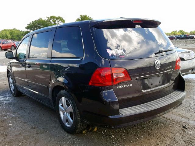 2V4RW3D16AR295189 - 2010 VOLKSWAGEN ROUTAN SE BROWN photo 3