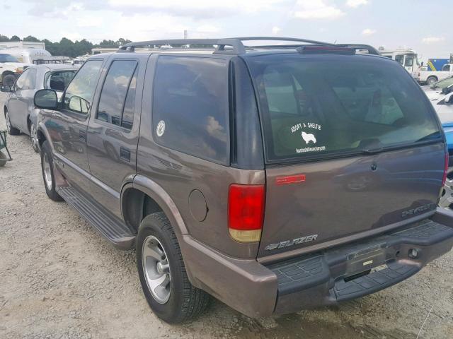 1GNCS13W9WK210842 - 1998 CHEVROLET BLAZER BROWN photo 3