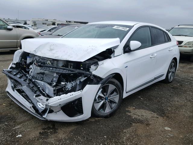 KMHC75LHXJU031396 - 2018 HYUNDAI IONIQ ELEC WHITE photo 2