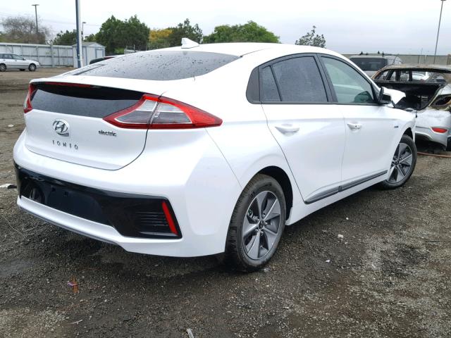 KMHC75LHXJU031396 - 2018 HYUNDAI IONIQ ELEC WHITE photo 4