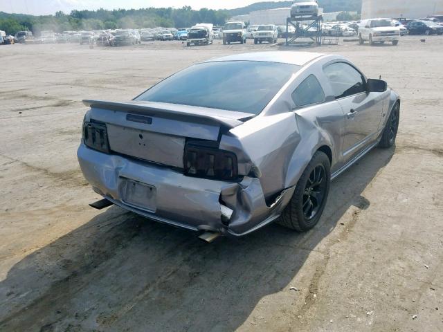 1ZVHT82H765194966 - 2006 FORD MUSTANG GT GRAY photo 4