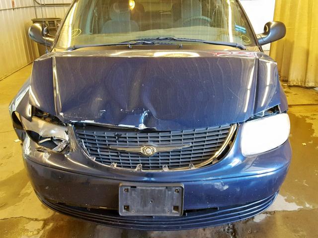 2C4GP44L23R103288 - 2003 CHRYSLER TOWN & COU BLUE photo 9