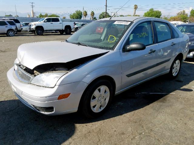 1FAFP34N77W350946 - 2007 FORD FOCUS ZX4 SILVER photo 2