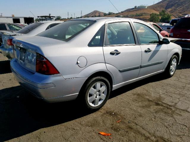 1FAFP34N77W350946 - 2007 FORD FOCUS ZX4 SILVER photo 4