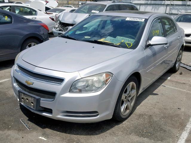 1G1ZC5EB4AF256803 - 2010 CHEVROLET MALIBU 1LT 银色 照片 2