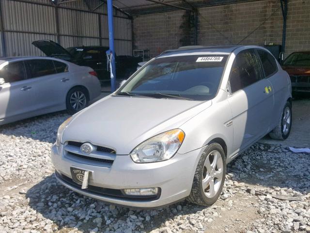 KMHCN36C58U082423 - 2008 HYUNDAI ACCENT SE SILVER photo 2