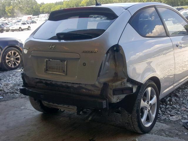 KMHCN36C58U082423 - 2008 HYUNDAI ACCENT SE SILVER photo 9