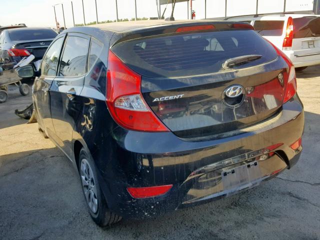 KMHCT5AE2HU353464 - 2017 HYUNDAI ACCENT SE BLACK photo 3