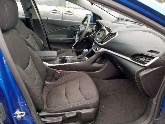 1G1RC6S51JU152978 - 2018 CHEVROLET VOLT LT BLUE photo 5