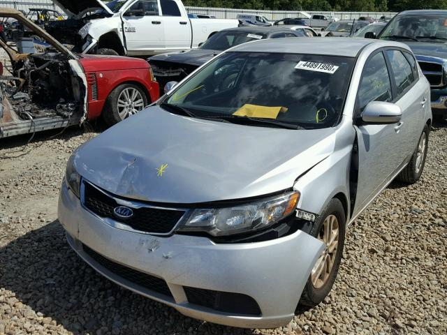 KNAFU5A25B5376496 - 2011 KIA FORTE EX SILVER photo 2